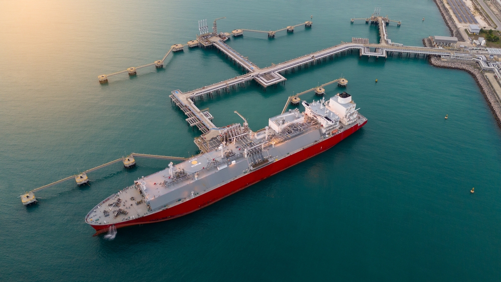 Shipping Cuts Emissions 29% Using Cleaner Natural Gas