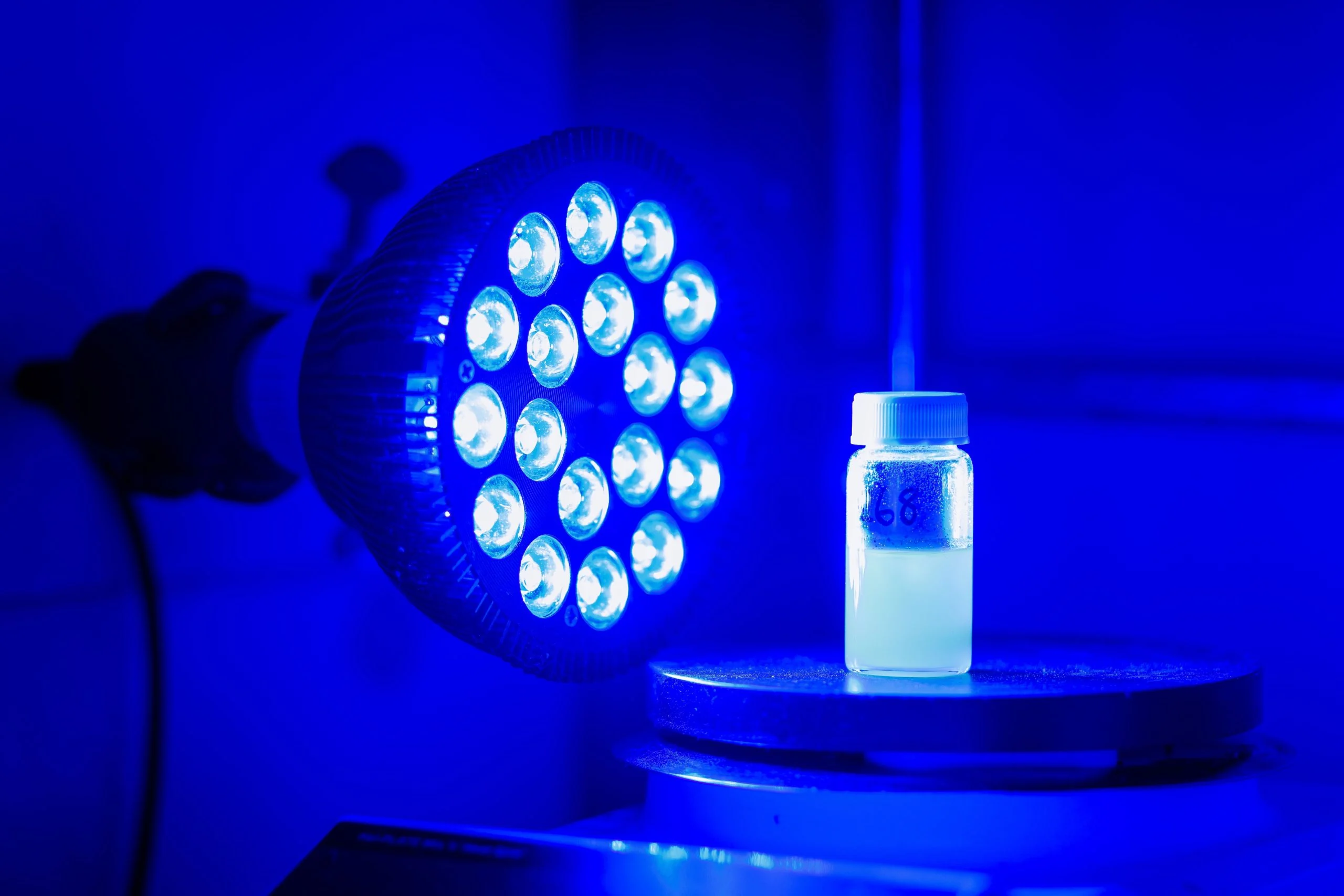 Blue Light Method Speeds Up Complex Drug Discovery