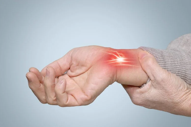 Simple Saline Injection Relieves Carpal Tunnel for Months