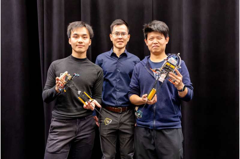 One-Legged Robot Hops Across Ice and Sand Like a Bird - Image 4