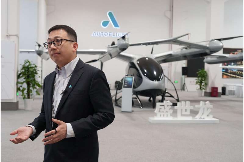 China's 10-Seat Electric Aircraft Takes Flight in Shanghai - Image 5