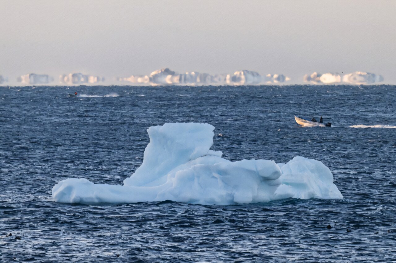 AI Tracks Icebergs to Predict Climate Change
