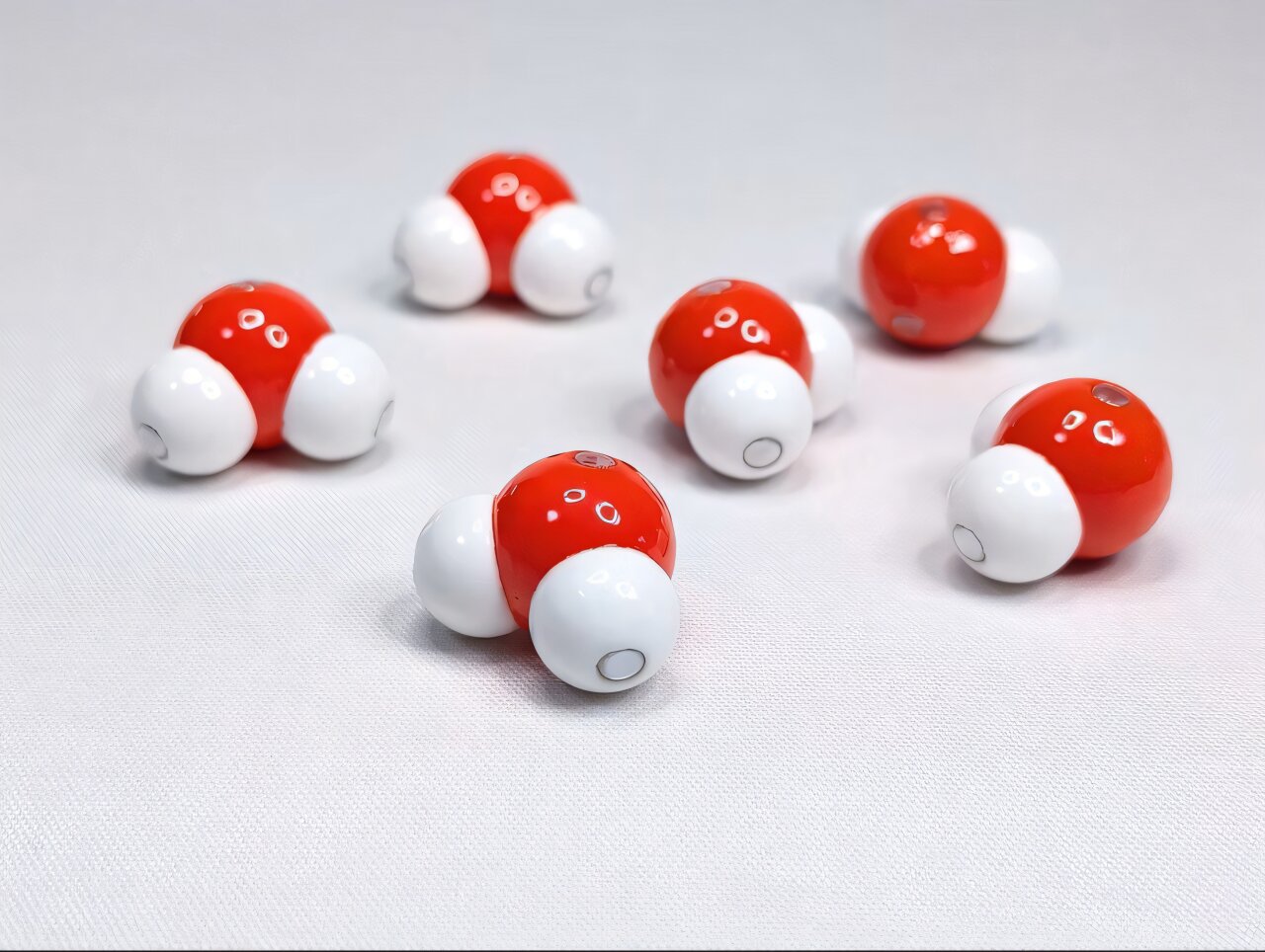 Japan Scientists Create Free 3D Magnetic Water Puzzle