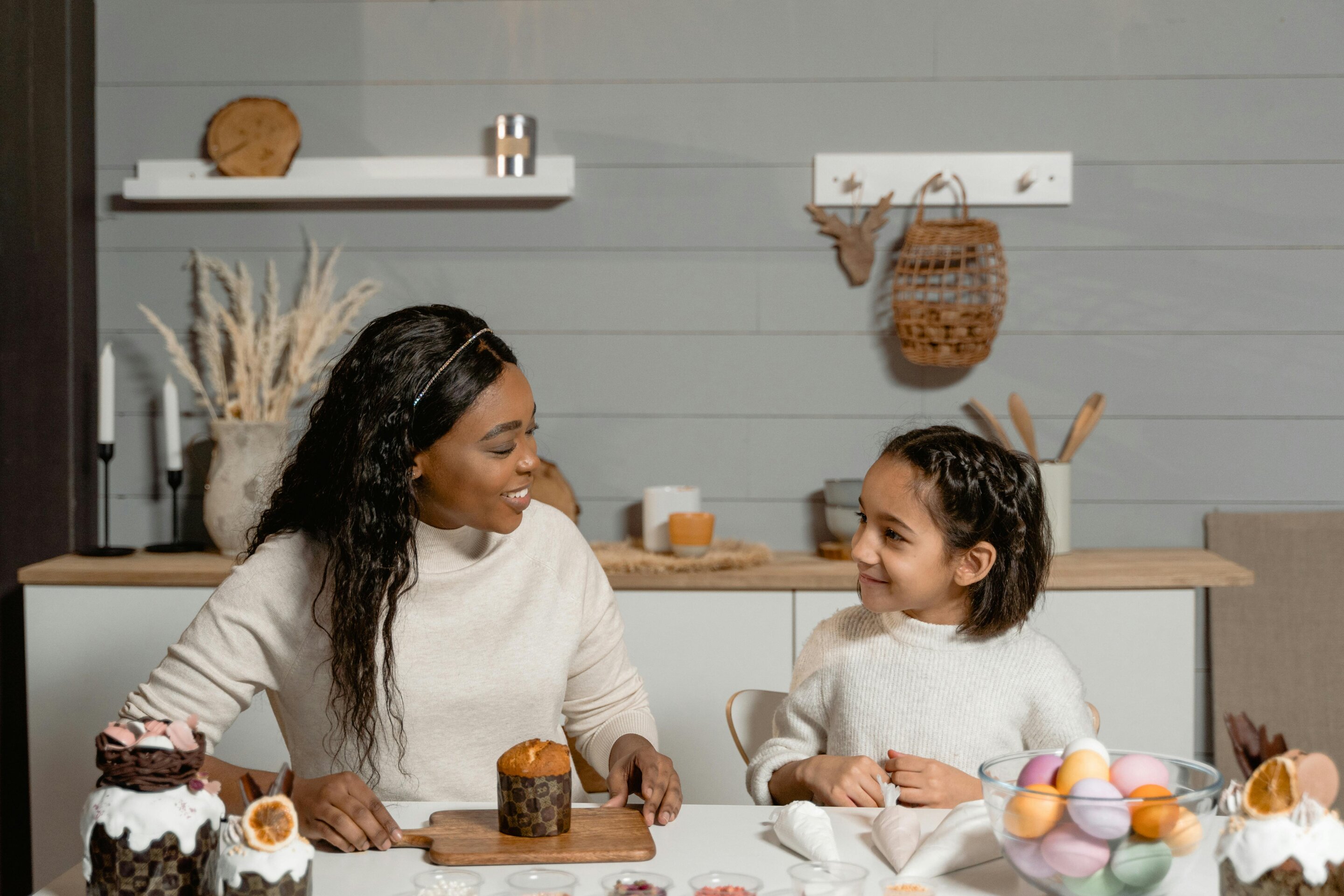 Bilingual Moms' Brainwaves Sync With Kids in Any Language
