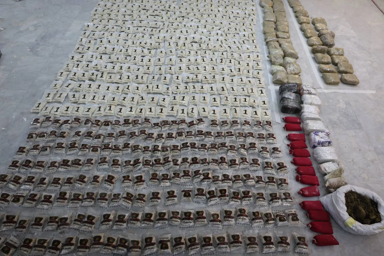 Syria and Iraq Bust Drug Ring, Seize 800,000 Pills