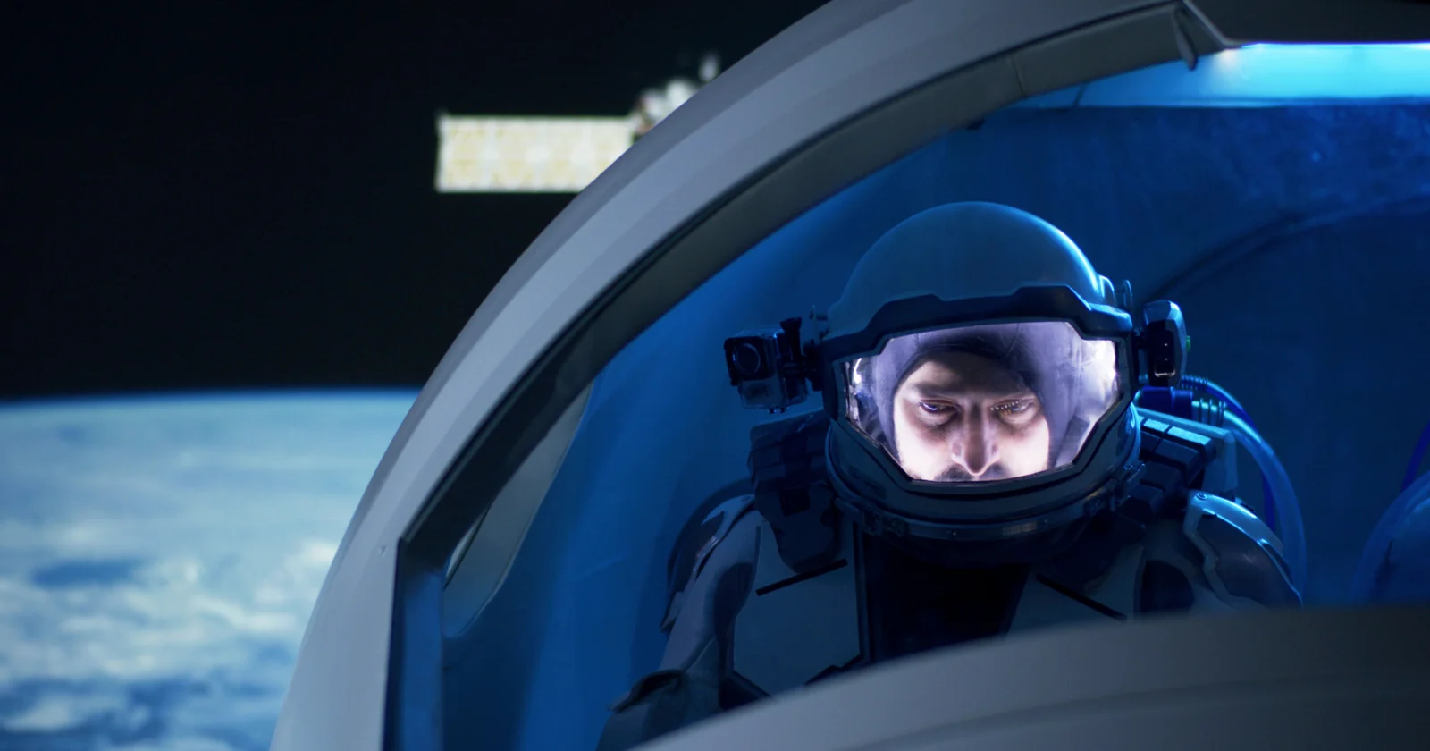 Apollo Astronauts Saw Cosmic Rays Flashing Through Their Eyes
