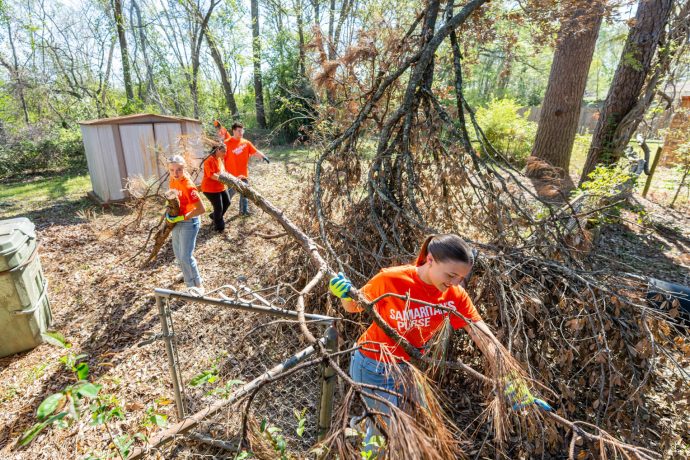 Students Help 3,300 Families After Ice Storm Disaster - Image 2