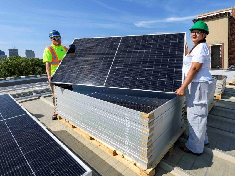 Canada Gets $10B Clean Energy Boost Over Five Years - Image 4