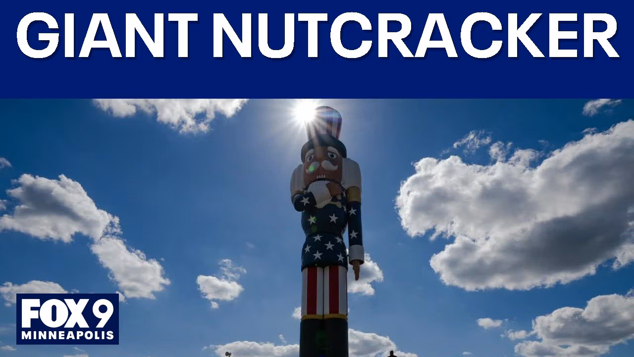 65-Foot Nutcracker Puts Small Minnesota Town on World Map - Image 3