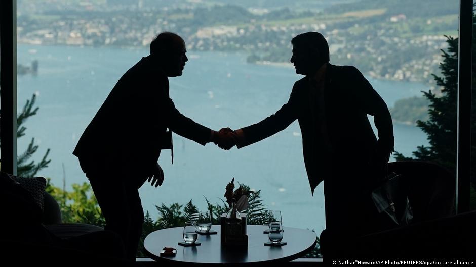 US and Iran Take Steps Toward Peace After Decades