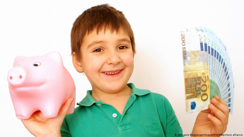 Germany Gives Every Child €10 Monthly for Retirement