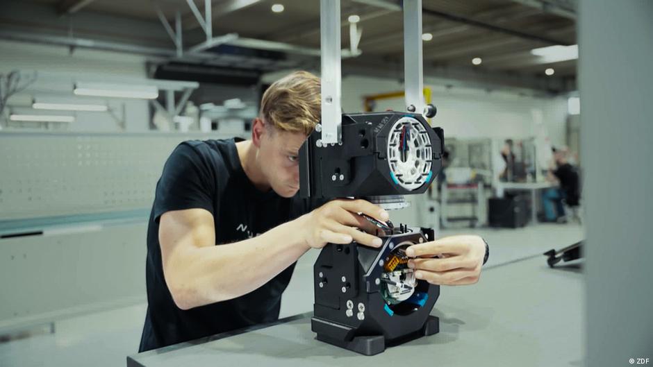 German Startups Build Robots, Climate Chocolate, Super Chips