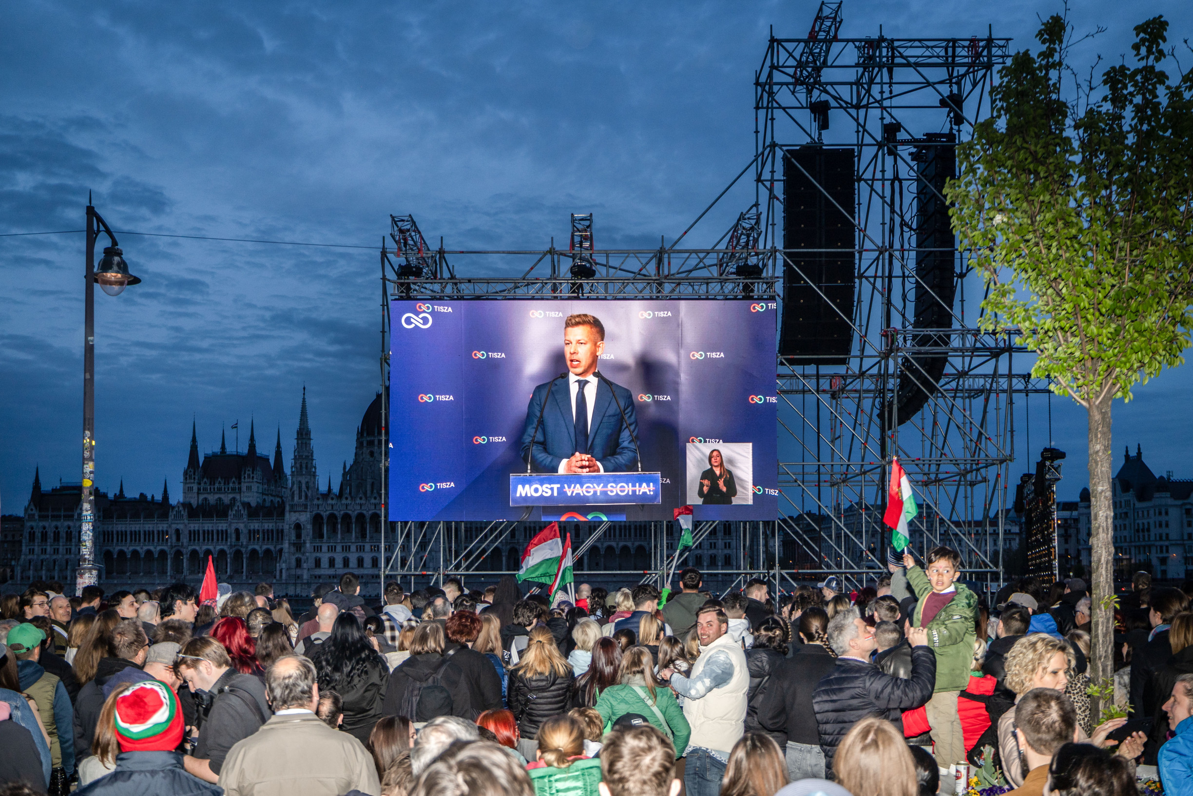 Hungary Ends 15-Year Era as Opposition Wins Two-Thirds Vote