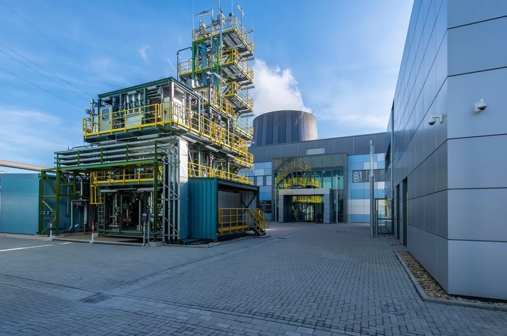 Germany Turns Steel Waste Into Jet Fuel After 10 Years