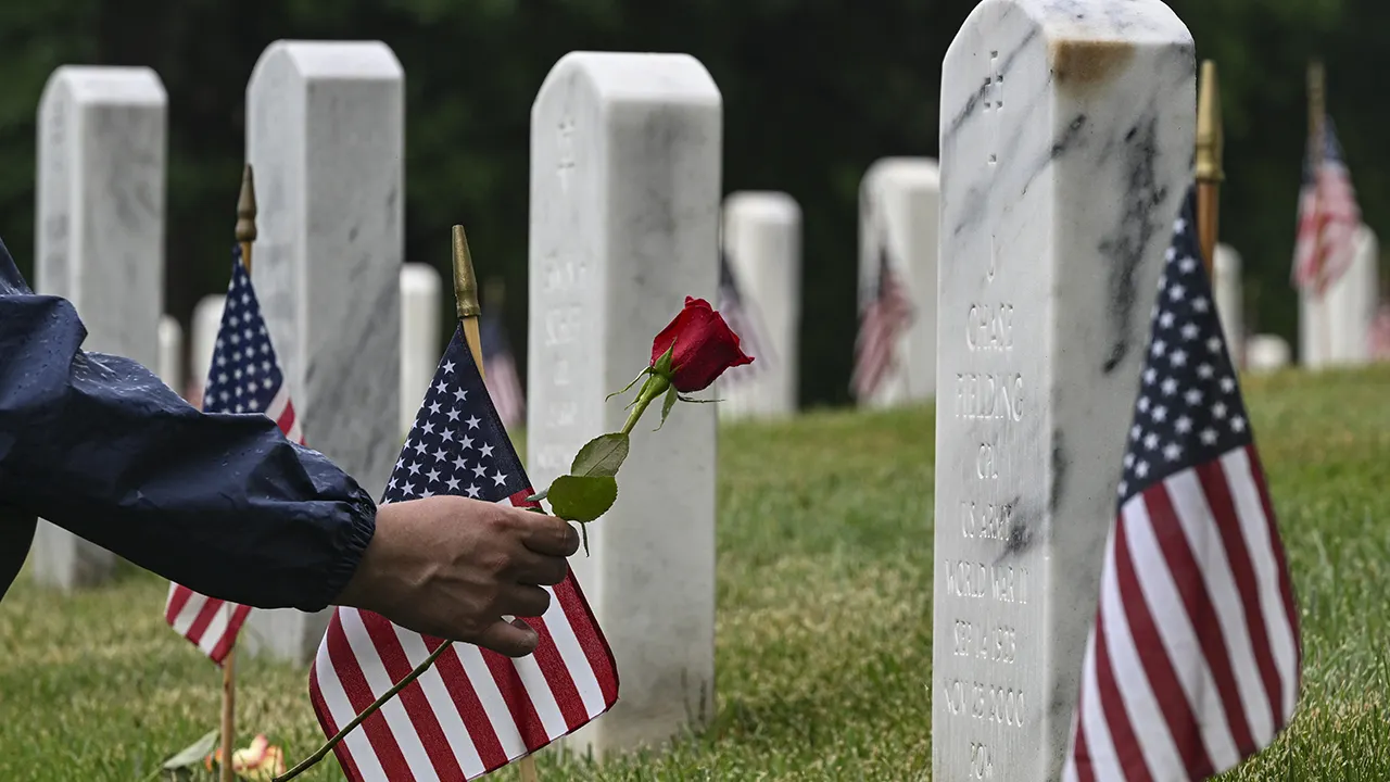 Bipartisan Bill Would Double Benefits for Fallen Troops' Families