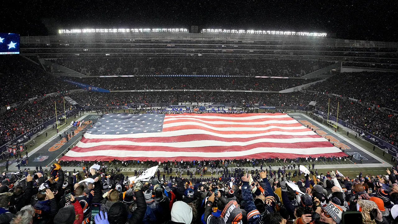 Chicago Singer Unites Players With Epic National Anthem