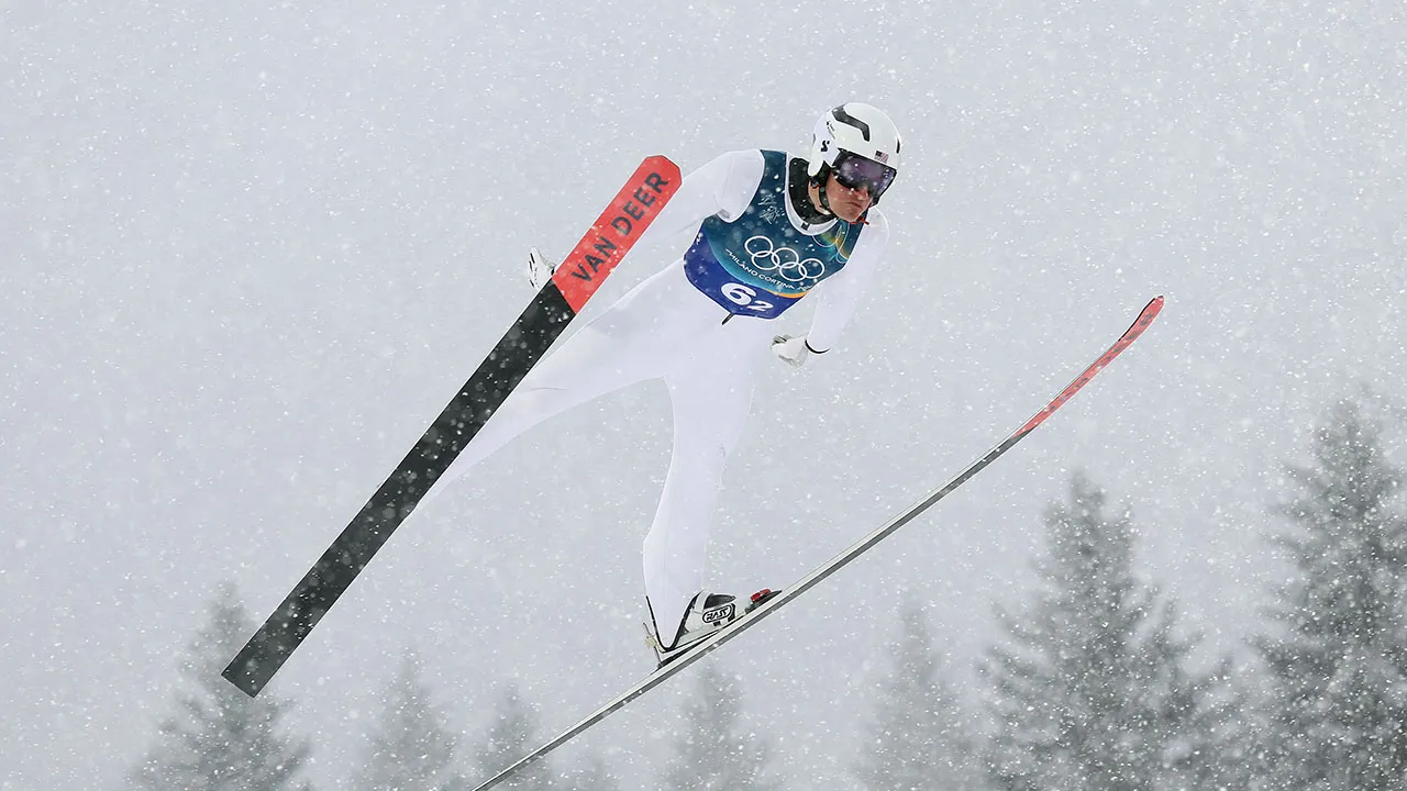US Ski Jumper Hit by Leaf Blower, Completes Jump Anyway