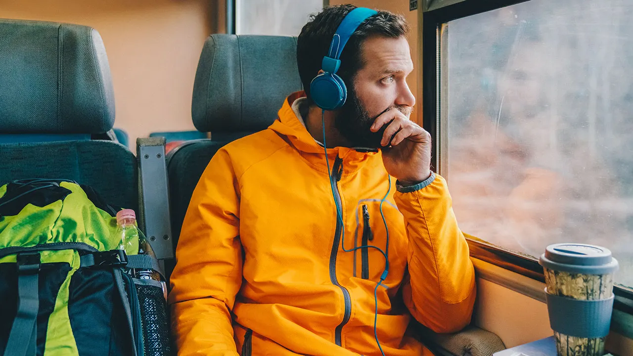 Audiobooks Surge 167% as Americans Redefine Reading on the Go
