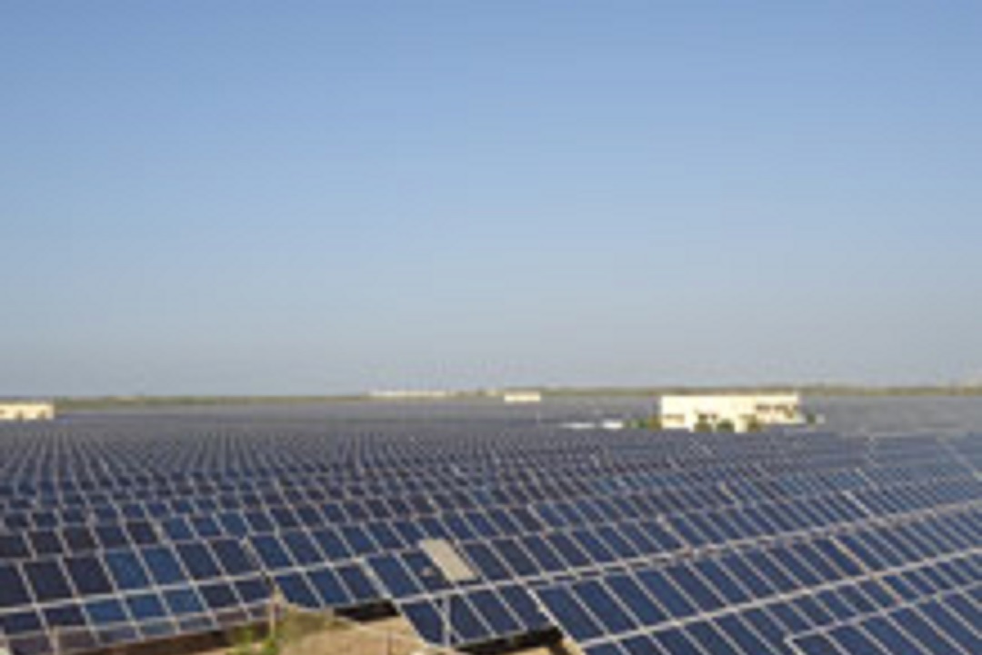 Floating solar panels on water surface using innovative membrane technology at Mulshi reservoir