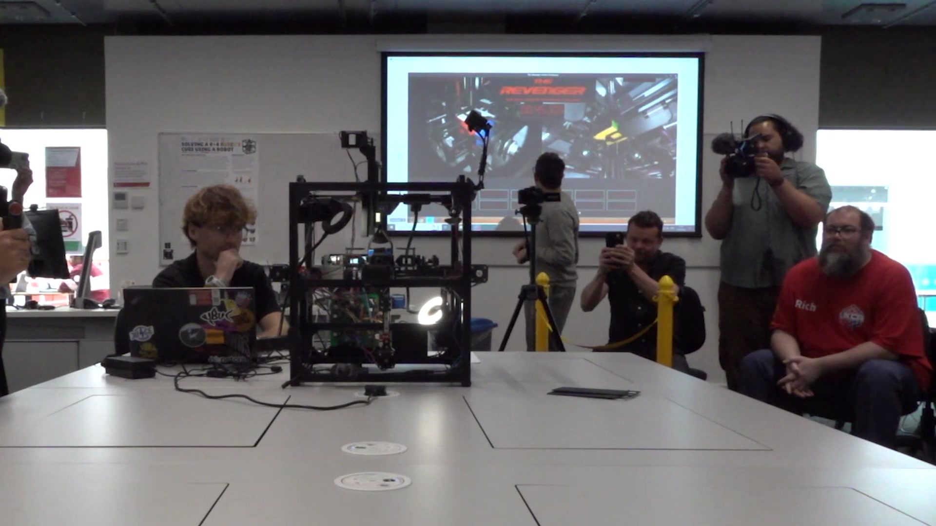 Brothers Smash 10-Year Robotics Record in 45 Seconds - Image 2