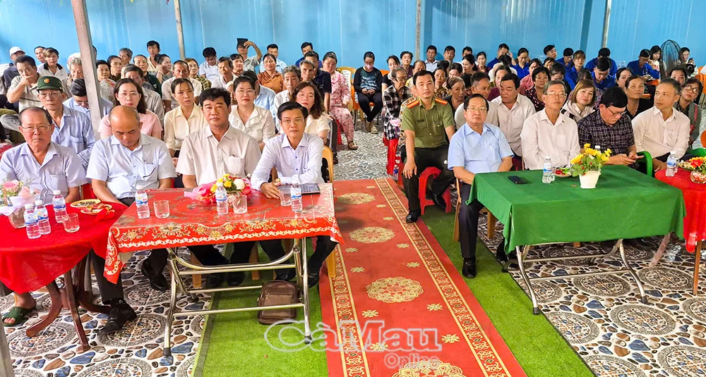 Vietnam Hamlet Unites to Build 7 Homes for Neighbors - Image 3