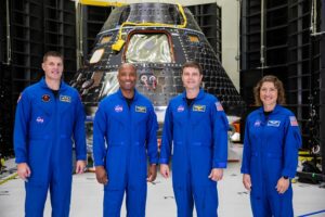 NASA's Artemis II Crew Returns After Breaking Distance Record - Image 2