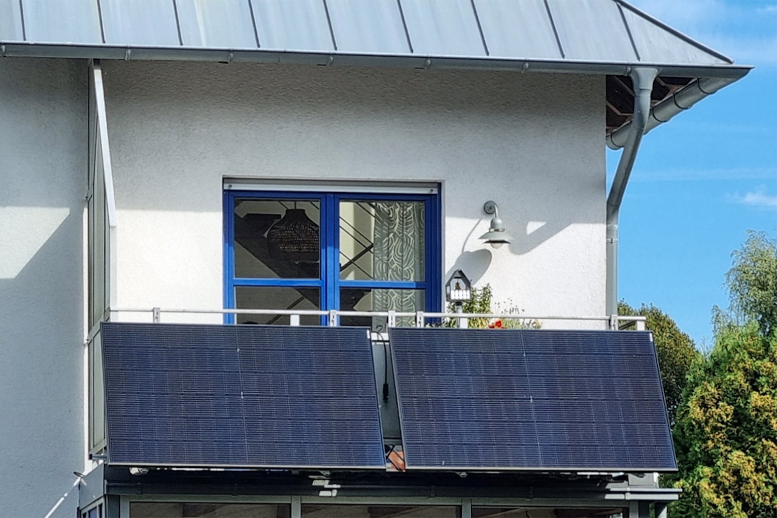 UK Homes Could Save £1,100 With Plug-In Solar Panels