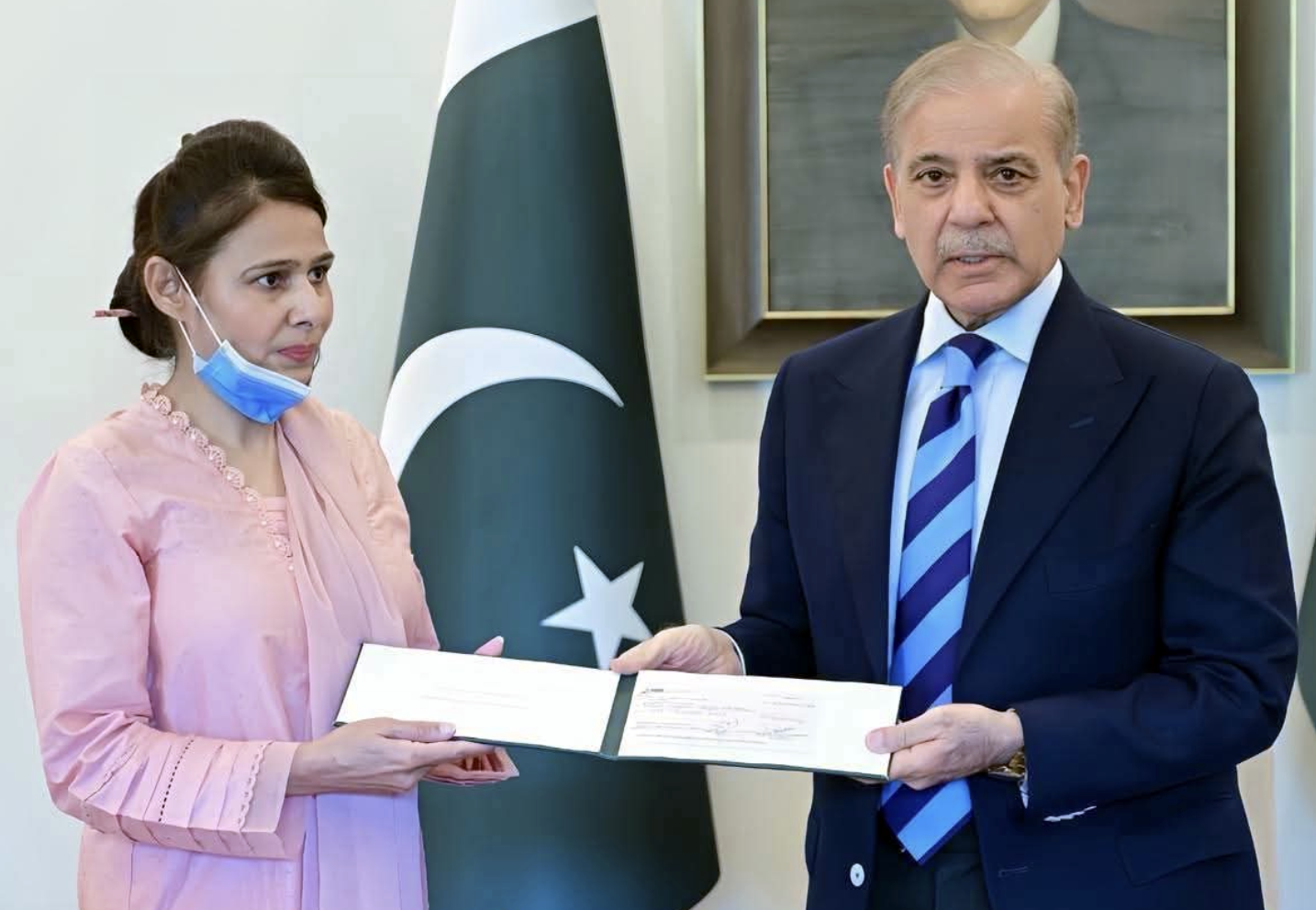 Pakistani Nurse Saves Baby From Fire That Killed 14
