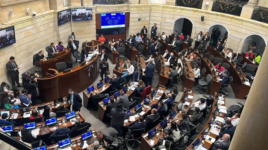 Former Guerrilla Fighter Runs to Keep Colombian Senate Seat