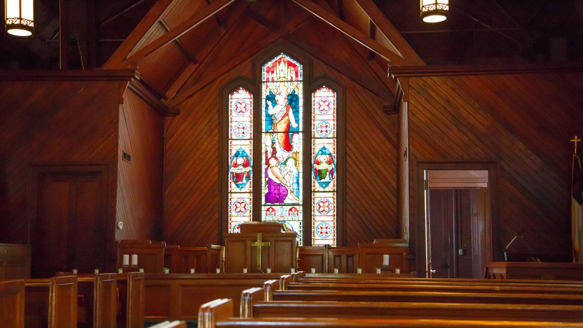 Dutch Churches Shelter Refugee Families to Free Asylum Beds