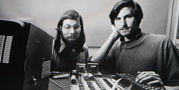 Vintage Apple I computer kit from 1976 showing early personal computing technology