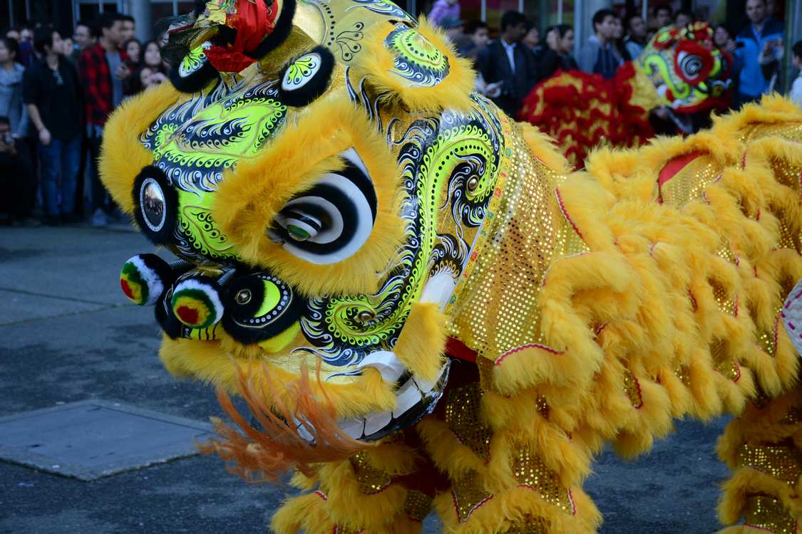 Thai Police Dress as Lion Dancers to Catch Art Thief