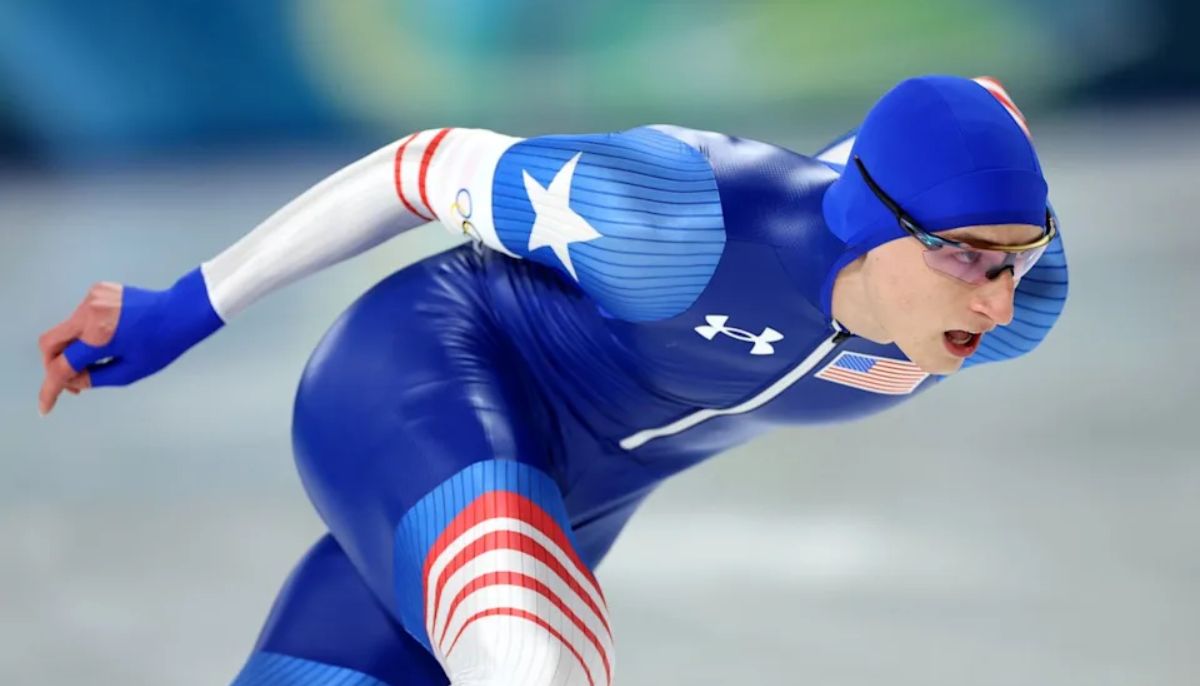 Jordan Stolz, 21, Breaks 24-Year Olympic Speed Skating Record - Image 2