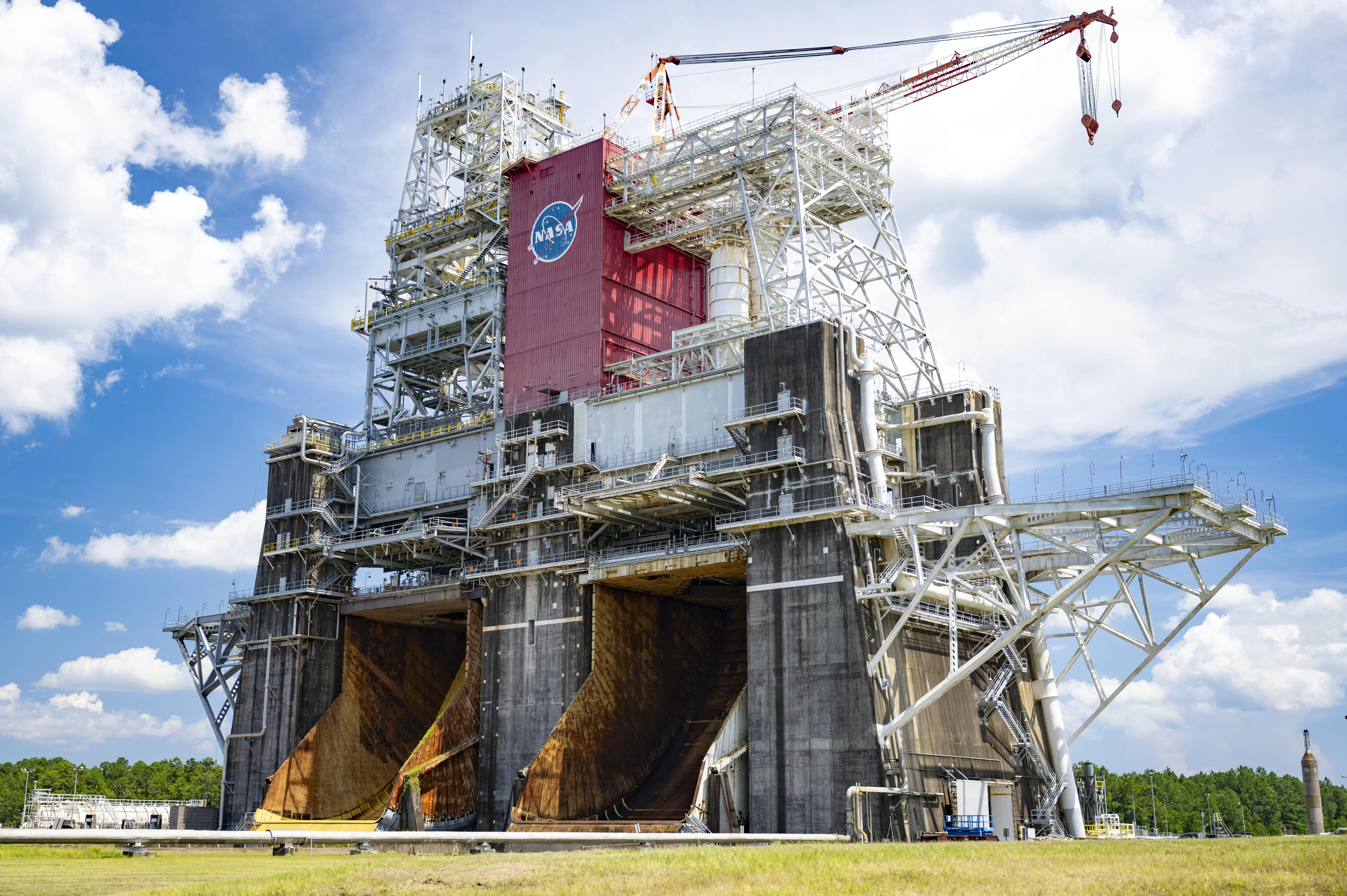 NASA and Blue Origin Team Up for Moon Mission Rocket Tests