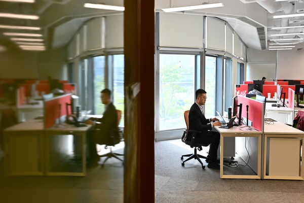 Hong Kong Entrepreneur Runs AI Company Solo with Gov't Data