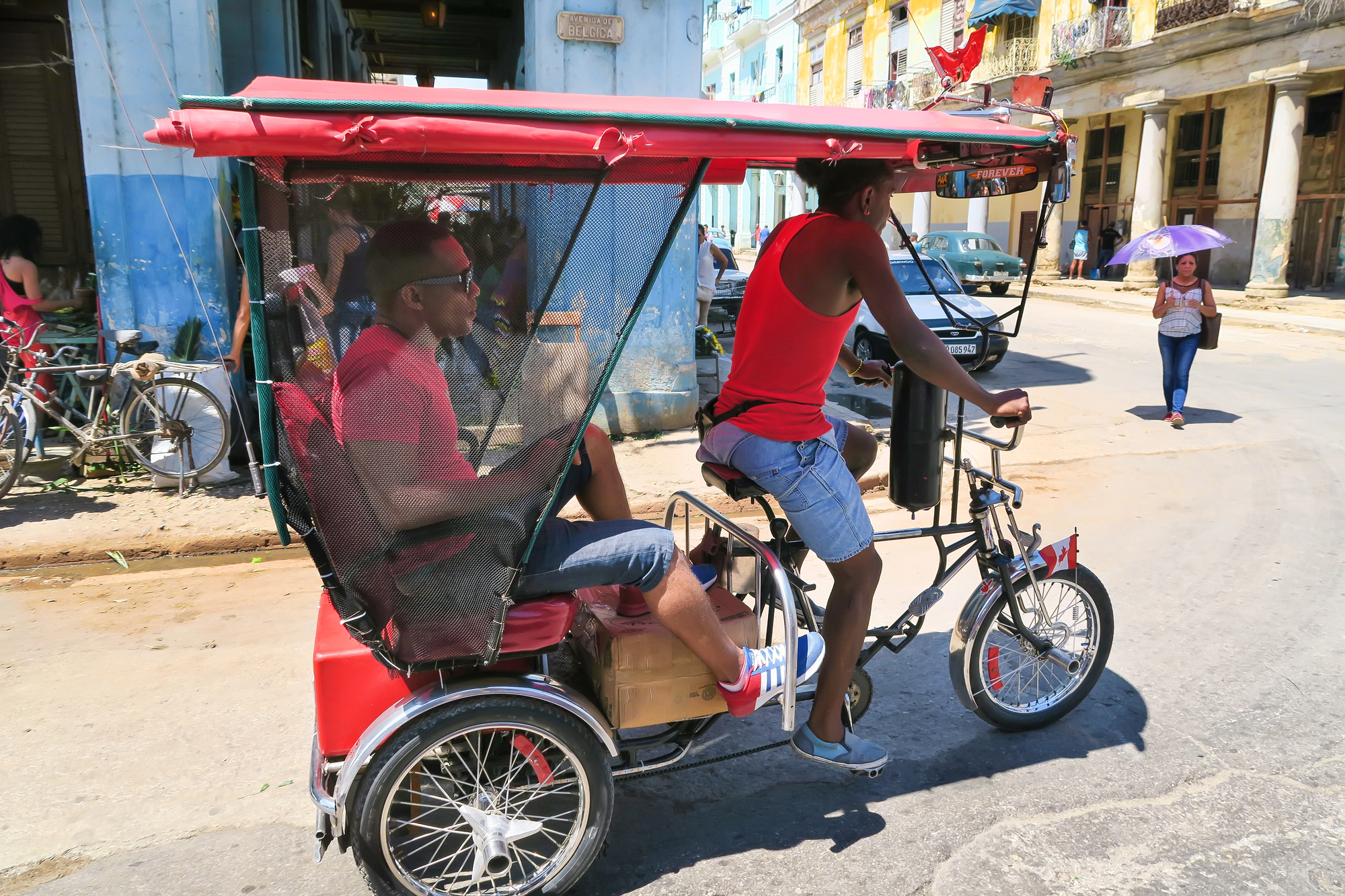 Cuba's Solar Tricycles Replace Buses During Fuel Crisis