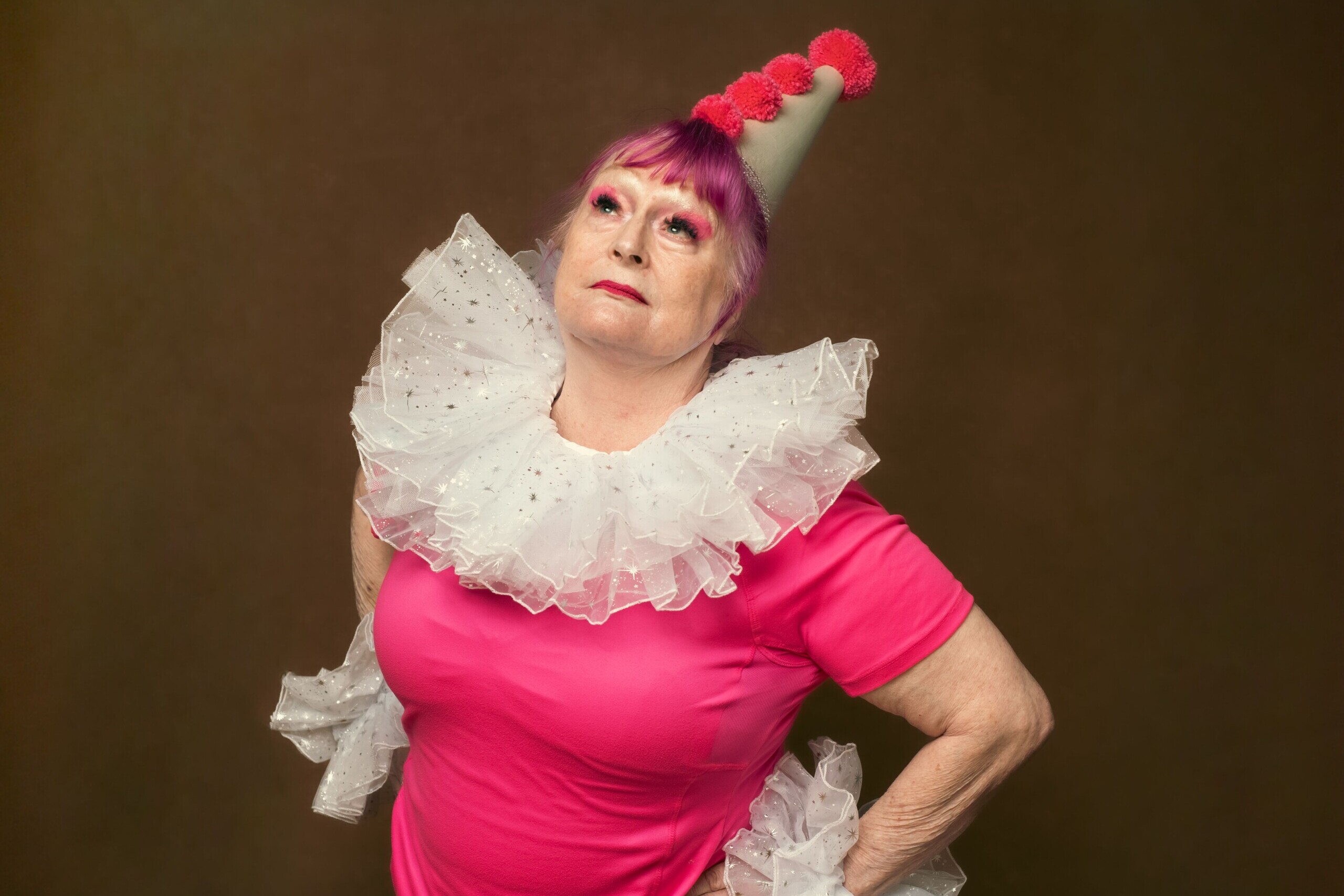 96-Year-Old Trapeze Artist Stars in UK Circus Showcase