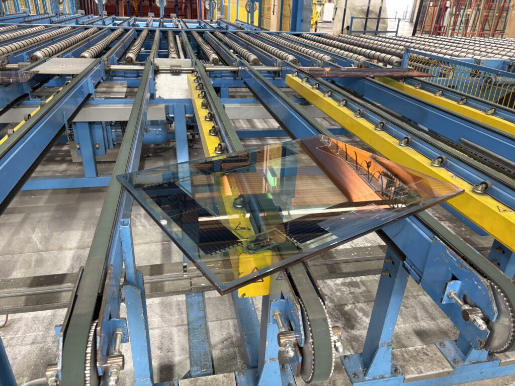 Australian Glass Generates Power While Keeping Windows Clear - Image 3