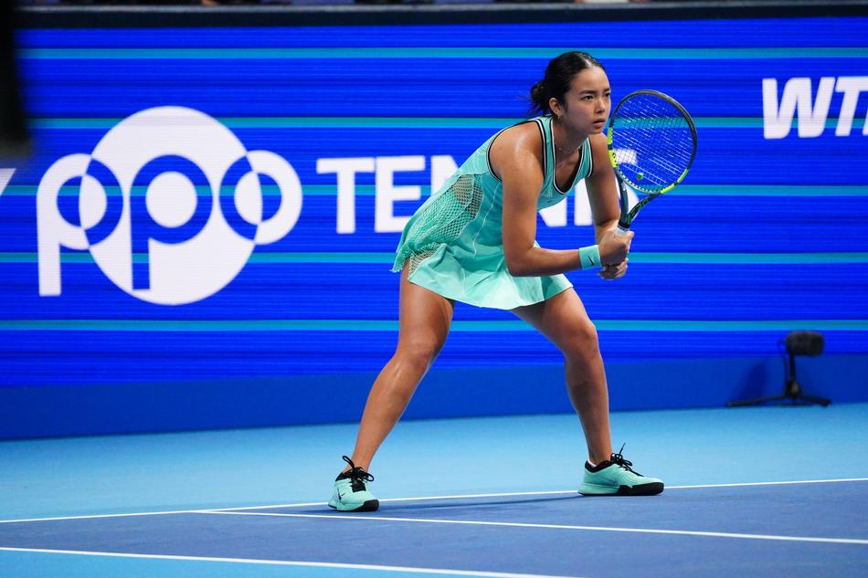 Filipina Tennis Star Alex Eala Reaches Tokyo Quarterfinals