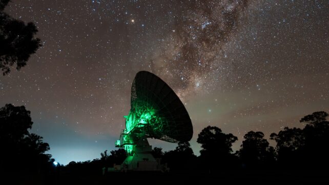 Ancient Radio Burst Reveals Tiny Galaxy 11 Billion Years Old - Image 2