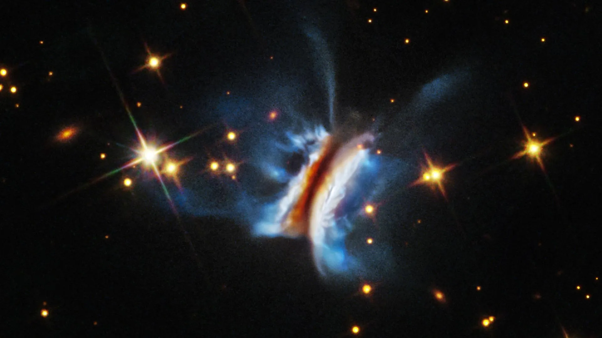Hubble Spots Giant 'Chaotic' Planet Nursery 400B Miles Wide