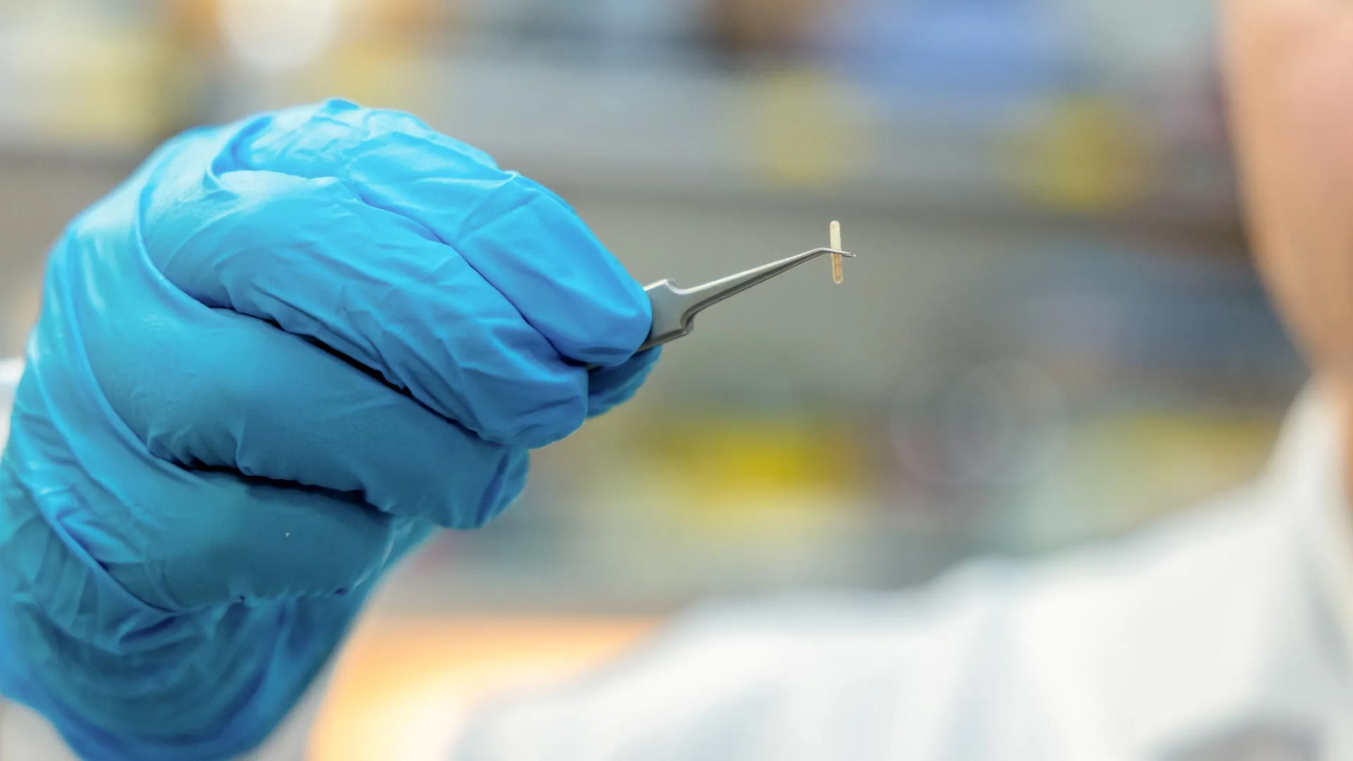 Tiny Injectable Device Could End Chronic Pain Without Surgery
