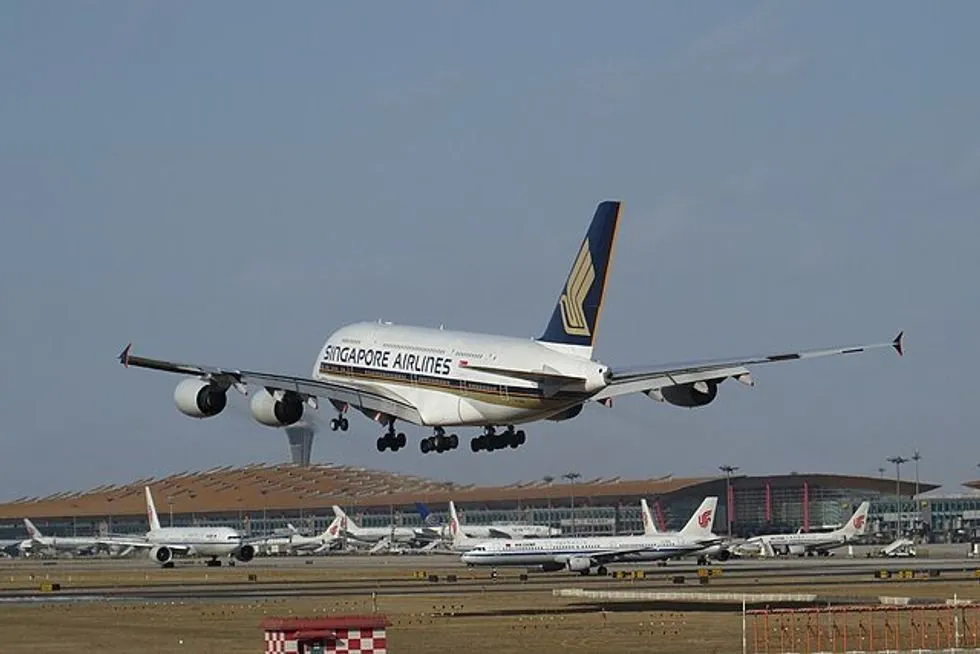Singapore Airlines Gives Staff 8-Month Salary Bonus Again