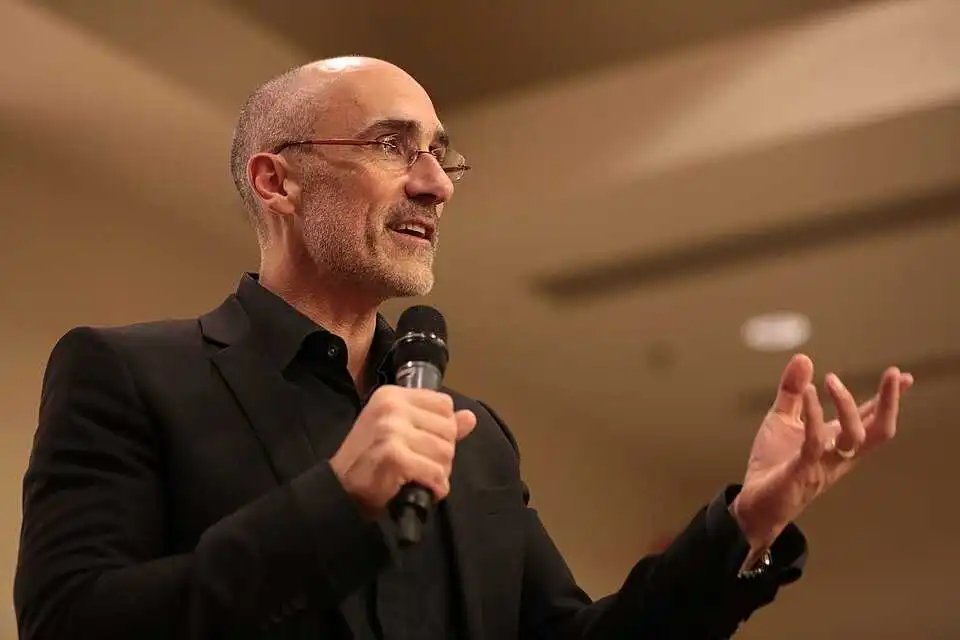Harvard Professor: Want Less to Be Happier After 50