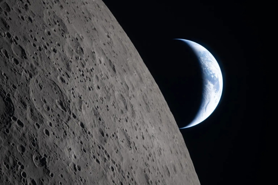 Professor's String Demo Shows Moon Is 1,000x Further Than ISS