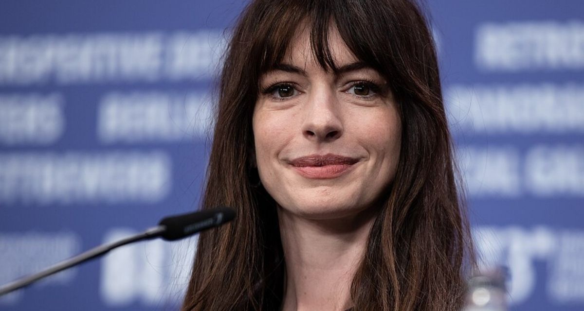 Anne Hathaway's Swimsuit Sparks Body Positivity Wins