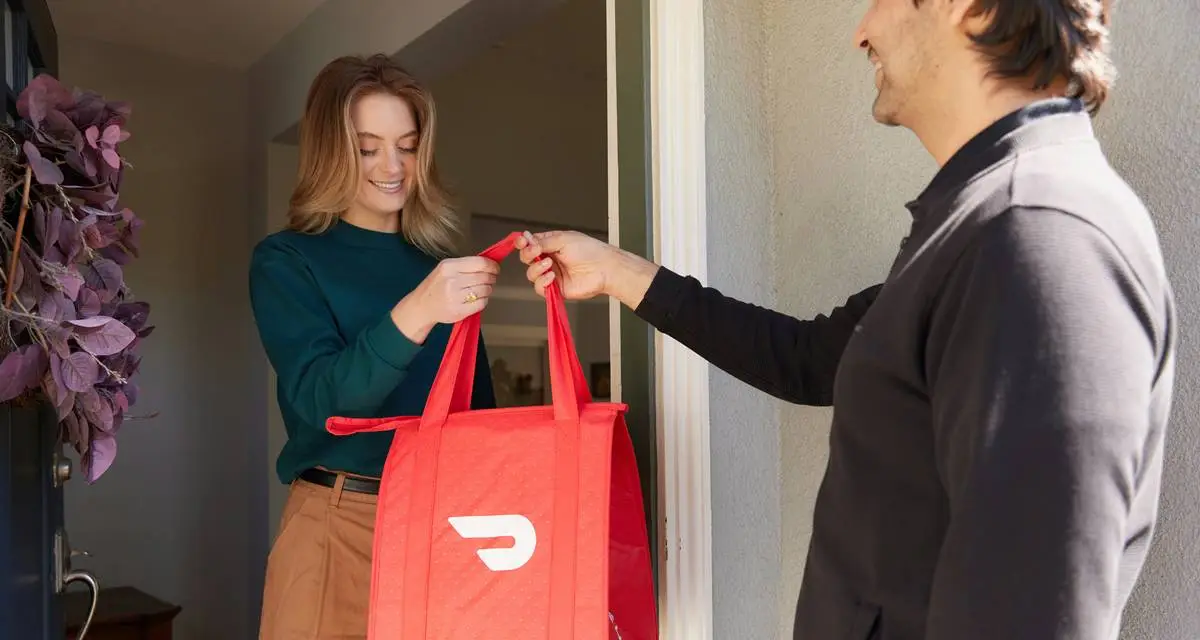 DoorDash Driver's Wedding Note Sparks Gift Avalanche