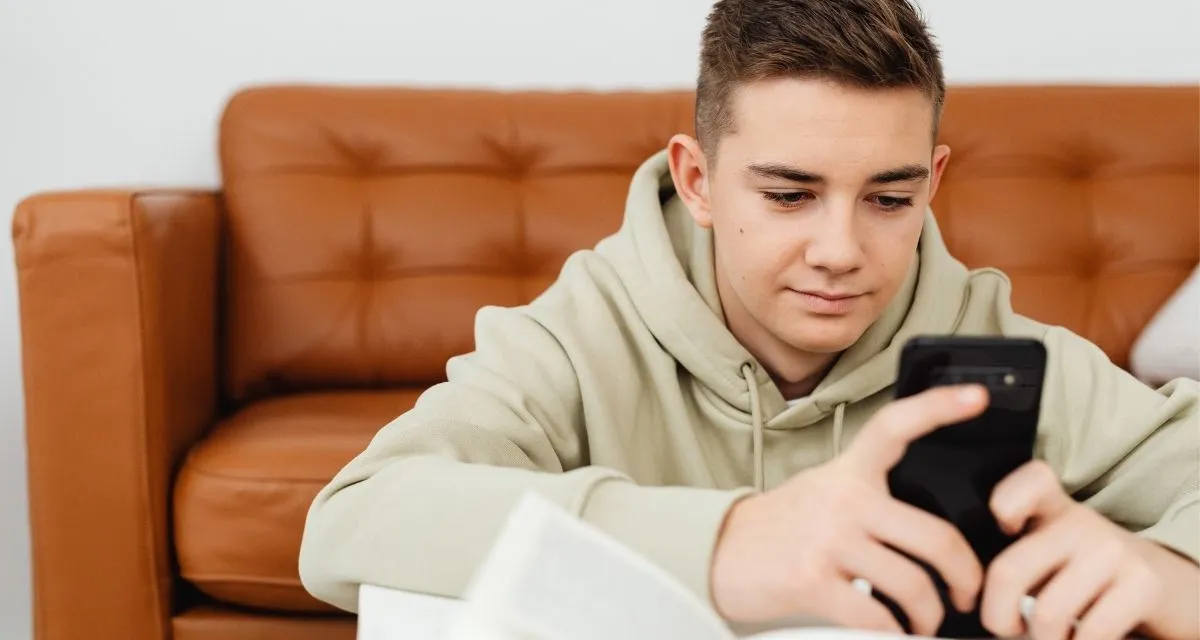 Gen X Mom Solves Her Gen Z Kids' Texting Anxiety