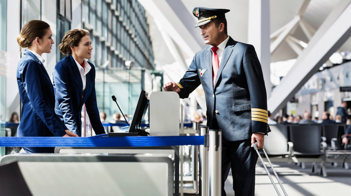 Pilot Stops Flight to Rescue Pregnant Passenger Left Behind