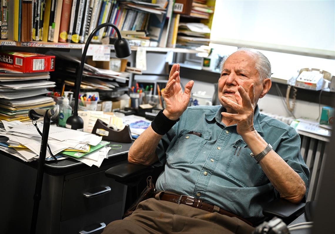 100-Year-Old Physicist Still Working on AI's Future